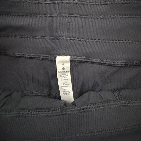 Lululemon pants - Picture 2 of 4